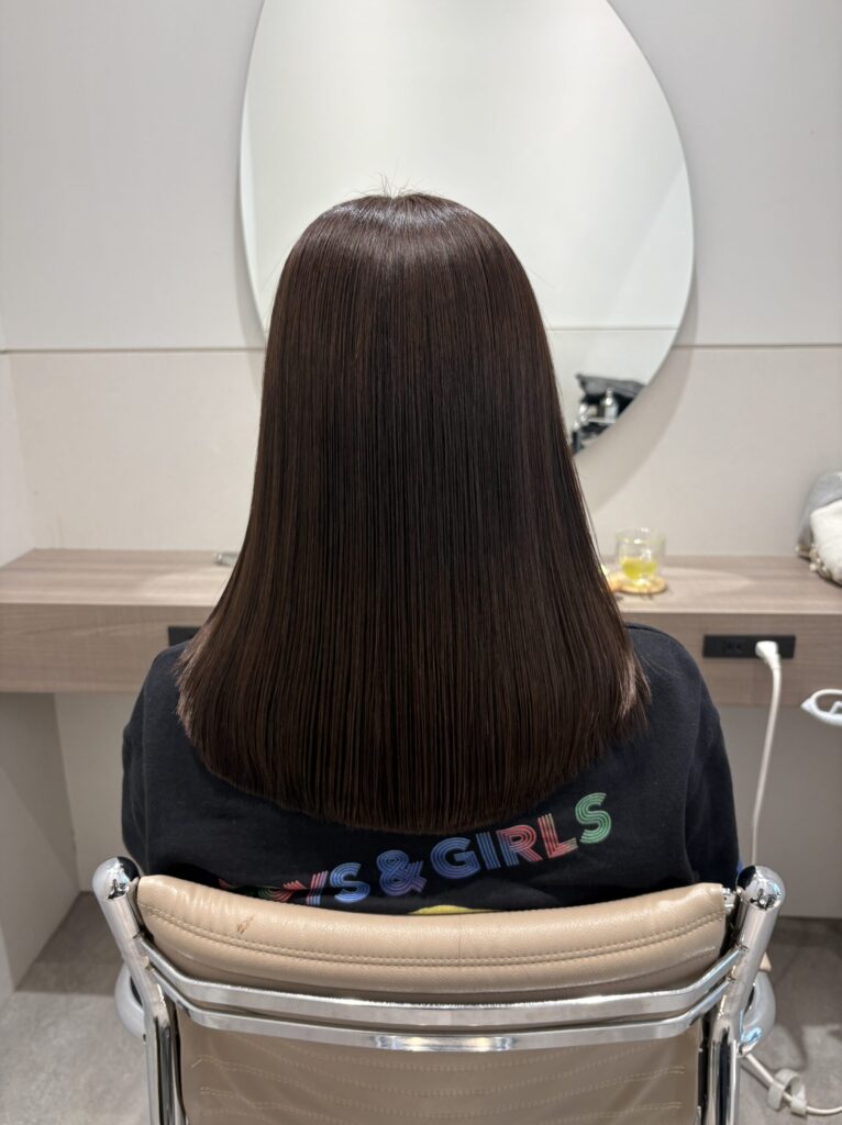 うねり・白髪・パサつき、何から相談する？美容室へ伝える優先順位メモの施術イメージ